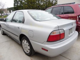 1996 HONDA ACCORD LX SILVER 4DR 2.2L AT A19939